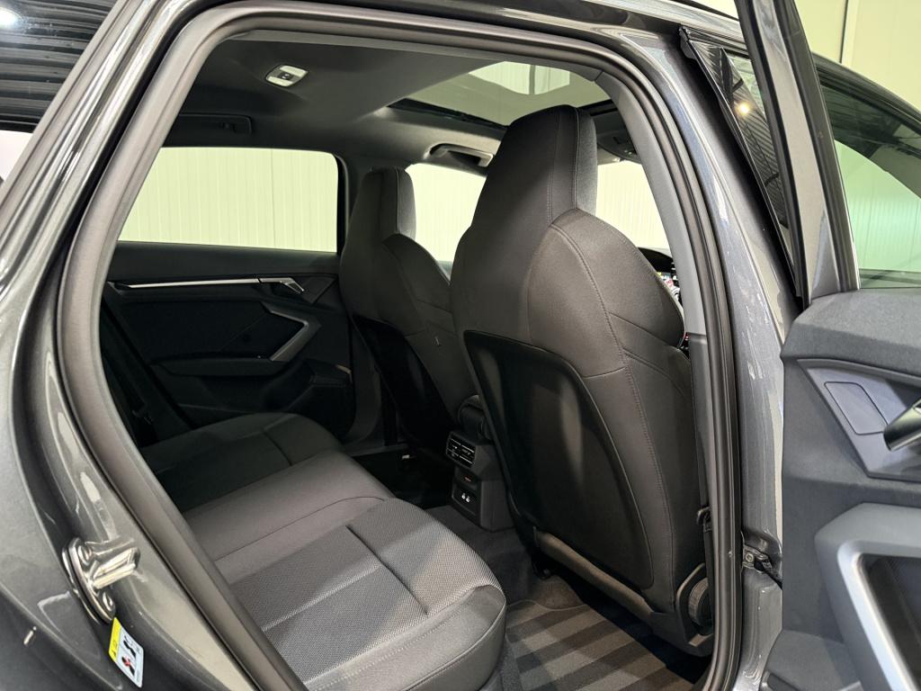 Audi A3 sportback 45 tfsi e 272pk s edition | pano dak | zwart optiek | acc