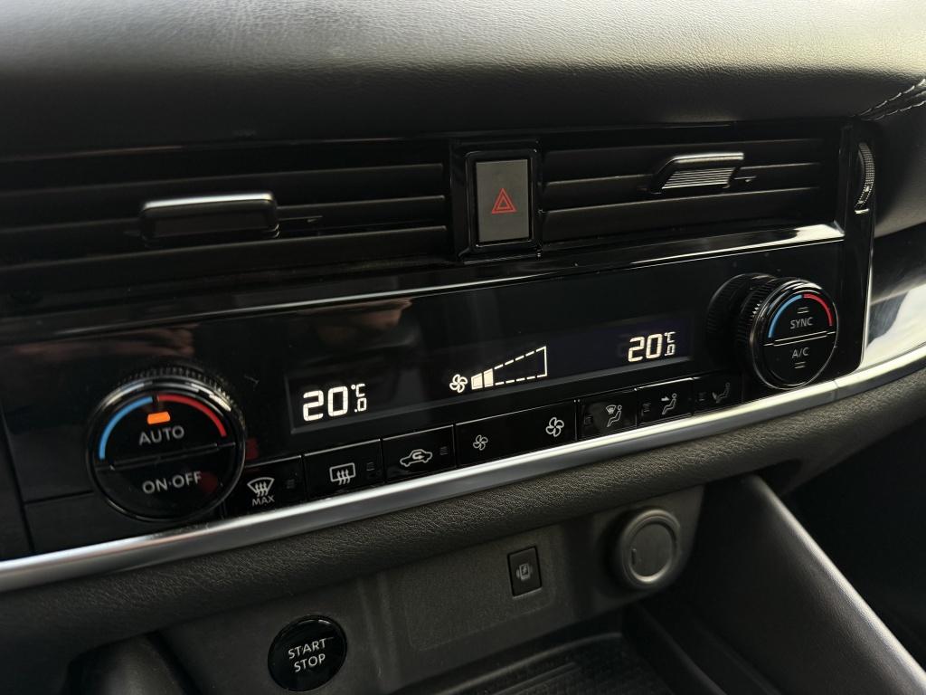 Nissan Qashqai 1.5 epower n-connecta // black editie //