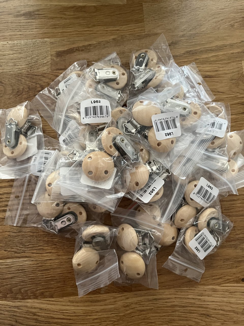 58 houten speenkoord clips