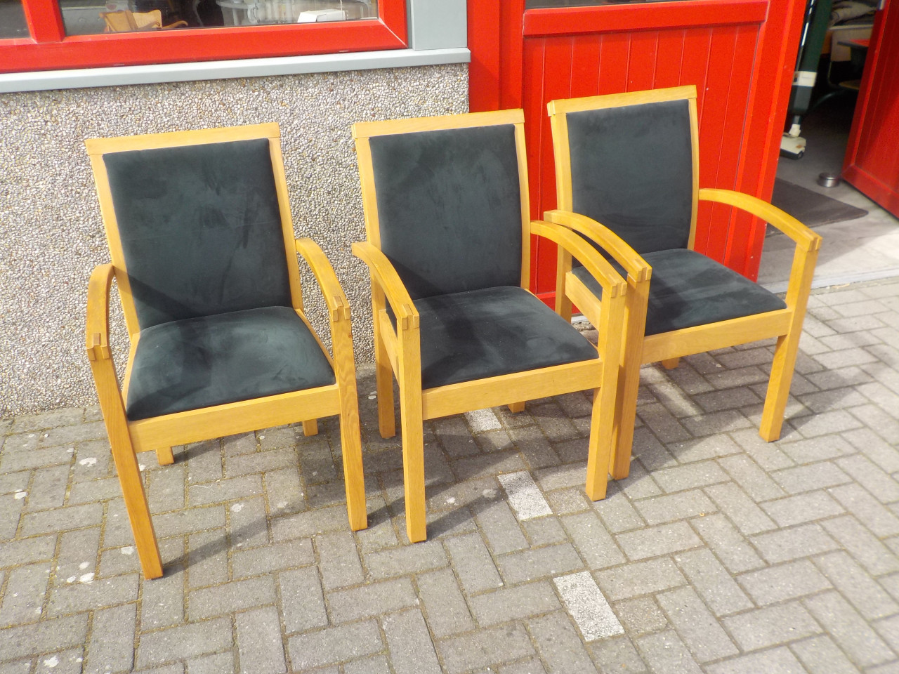 3 mooie kwaliteit armleuningstoelen in zeer goede staat per stuk 50 euro