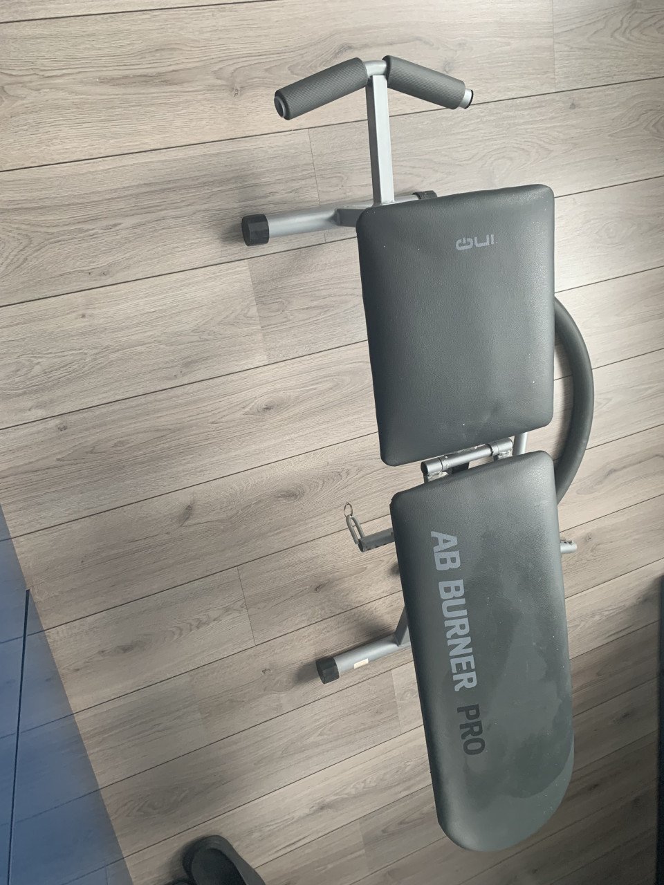 Fitness bankje en buikspierapp.  Ab burner pro