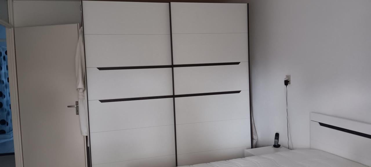 COMPLETE SLAAPKAMER (incl. nachtkastjes, matras, latten bodem, kledingkast)