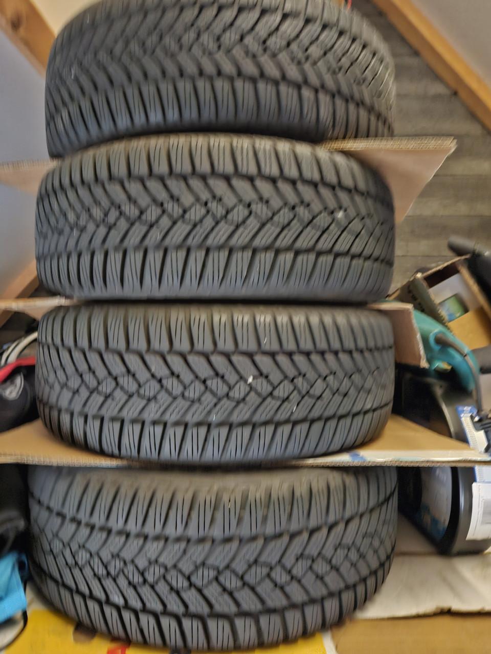 Winterbanden 195/50/r15 op velg