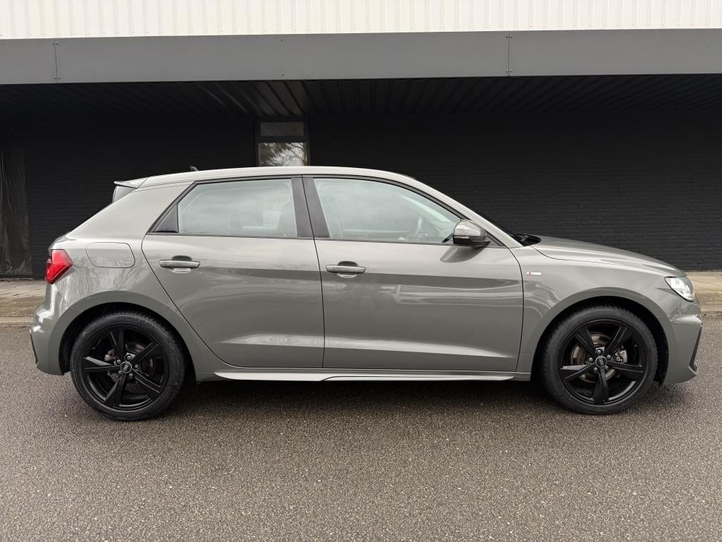 Audi A1 Sportback 30 tfsi pro // s-line exterieur //