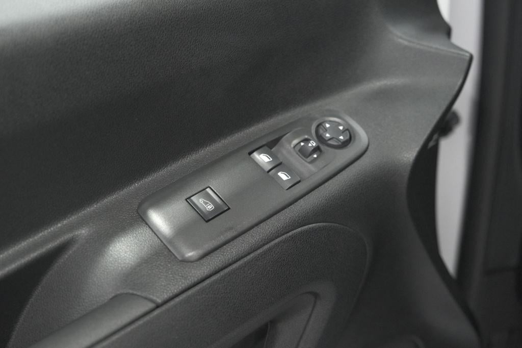 Peugeot Partner 1.5 bluehdi 100 s&s l1 | trekhaak | camera | dodehoekdetect