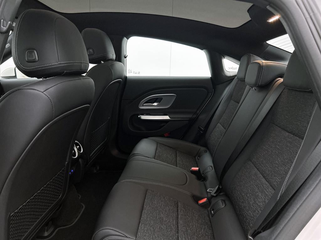 Mercedes-Benz Cla 250+ business solution 85.5 kwh | spiegelpakket | vast pa