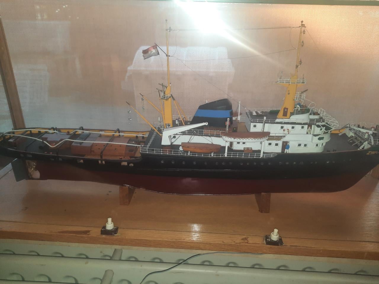 Model boot in glasvitrine