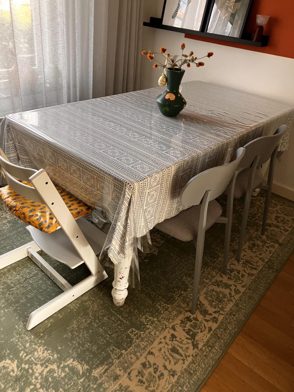 Eettafel 180 cm lang 90 cm breed