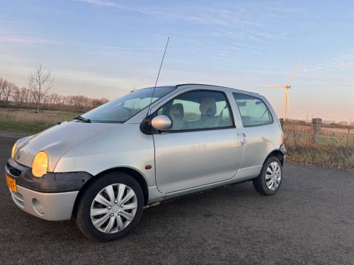 Renault Twingo 2002 met 14 maanden APK