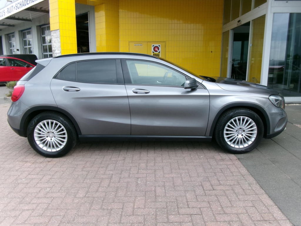 Mercedes-Benz Gla-klasse 200 automaat, cruise.contr., pano, leer, trekhaak
