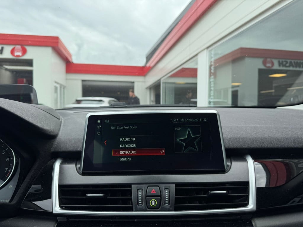BMW 2-serie active tourer 220i high executive