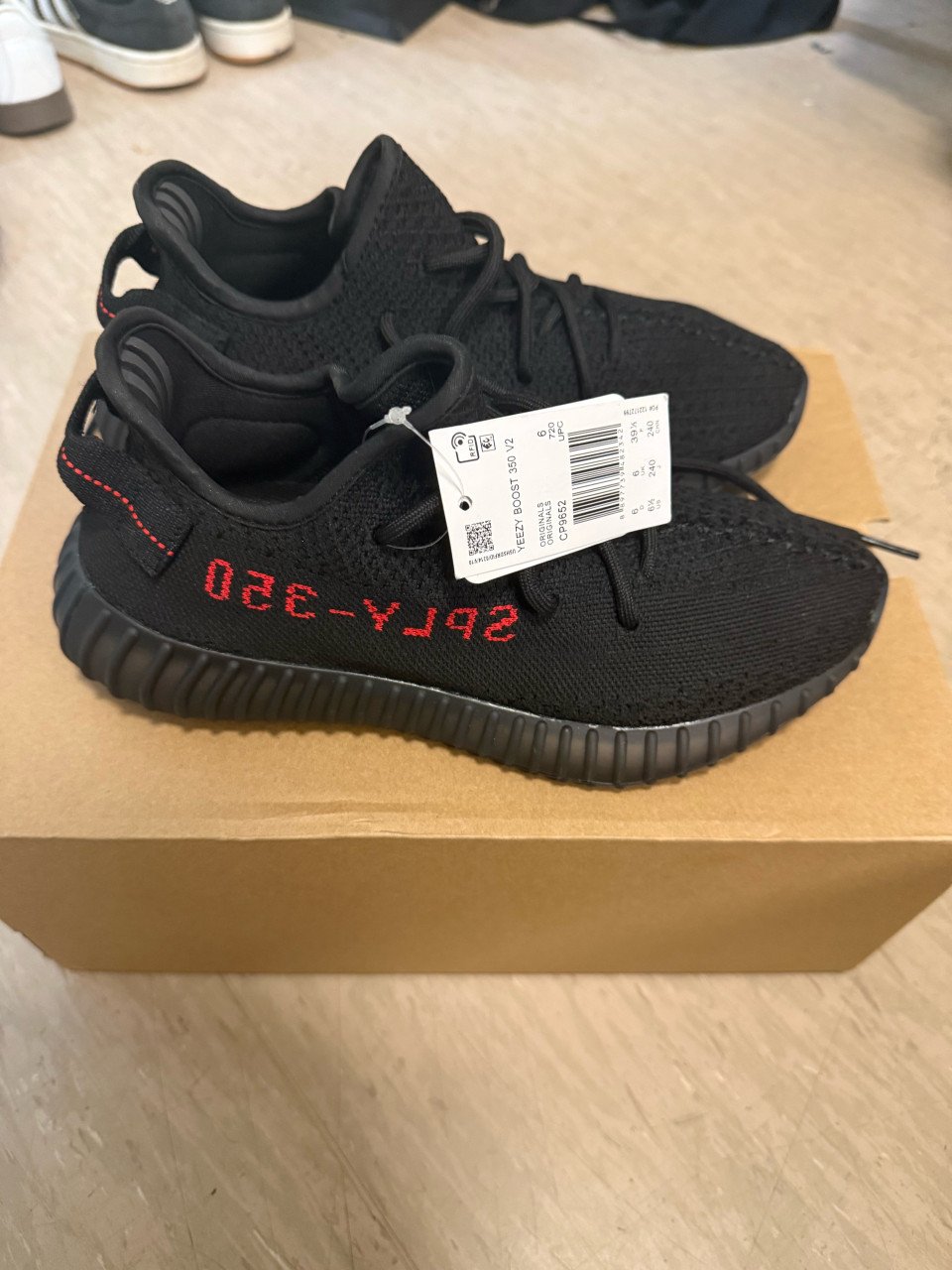 Adidas yeezy boost 350 v2 bred maat 39 1/3