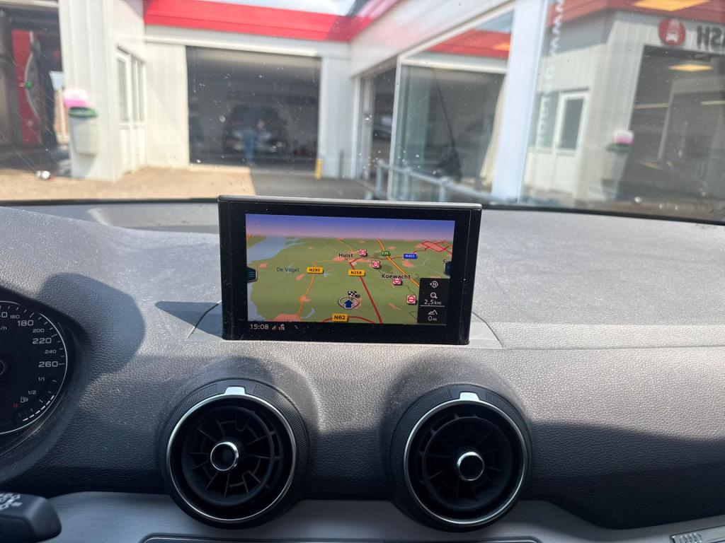 Audi Q2 30 tfsi sport