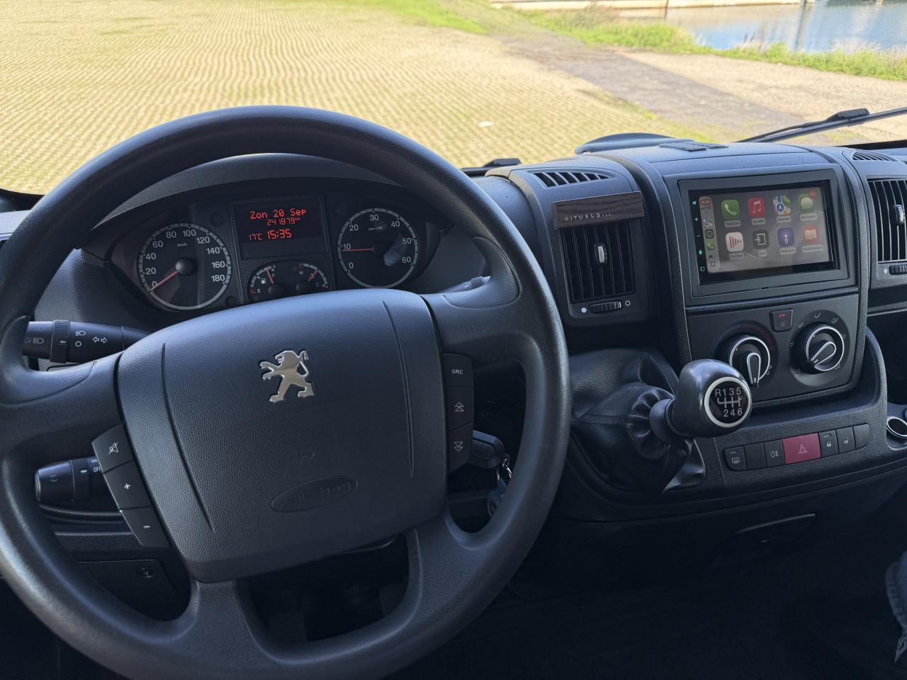 Peugeot boxer ofgrid camper