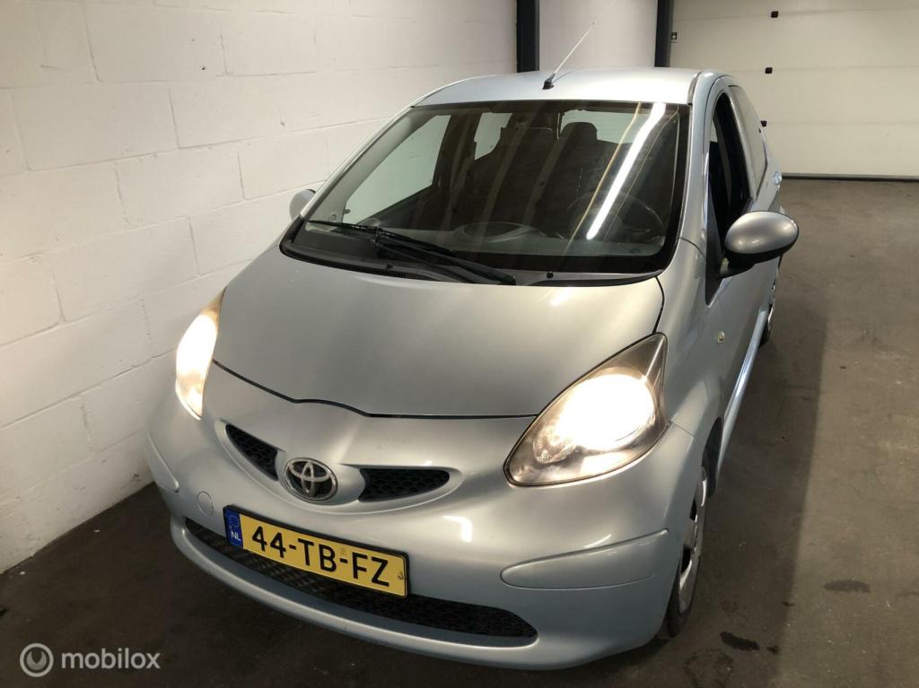 Toyota Aygo 1.0-12v +