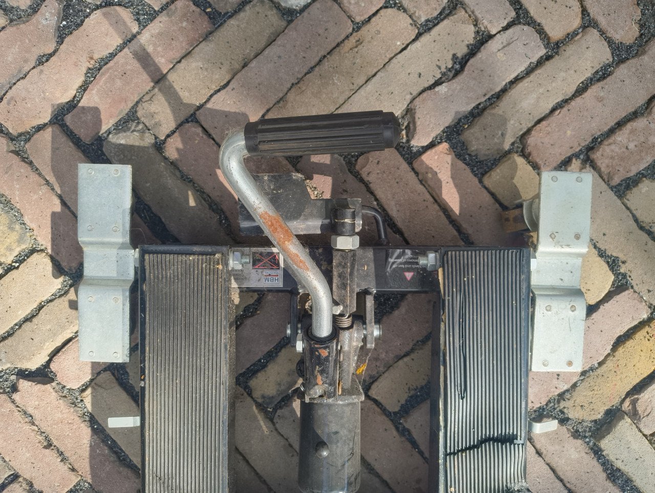 HBM universele verrijdbare motorlift