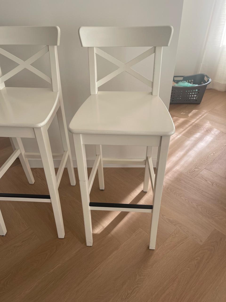 2 stuks IKEA barkrukken