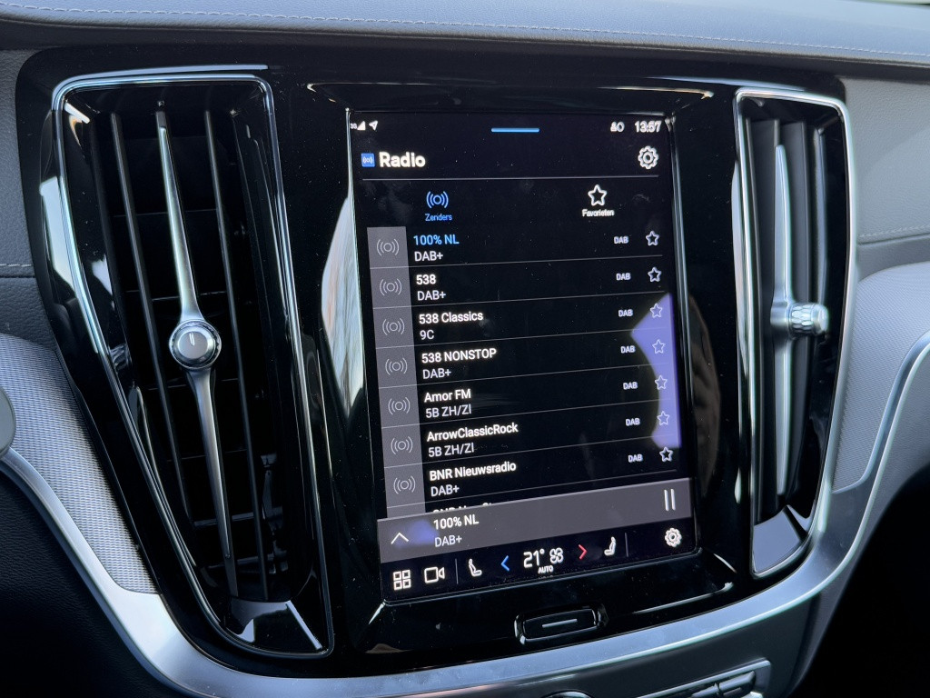 Volvo V60 t6 recharge 398pk ultra dark| panodak| adap.cruise| 360camera