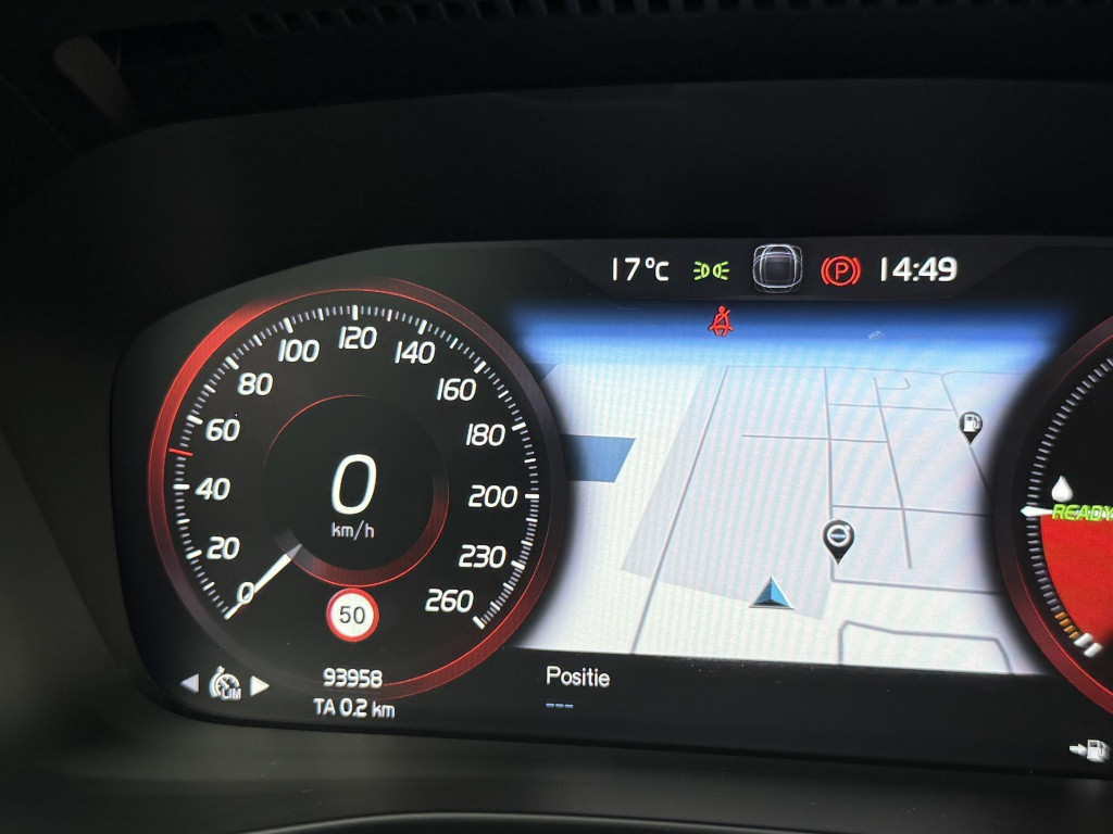 Volvo XC40 t5 262pk recharge r-design | full options !