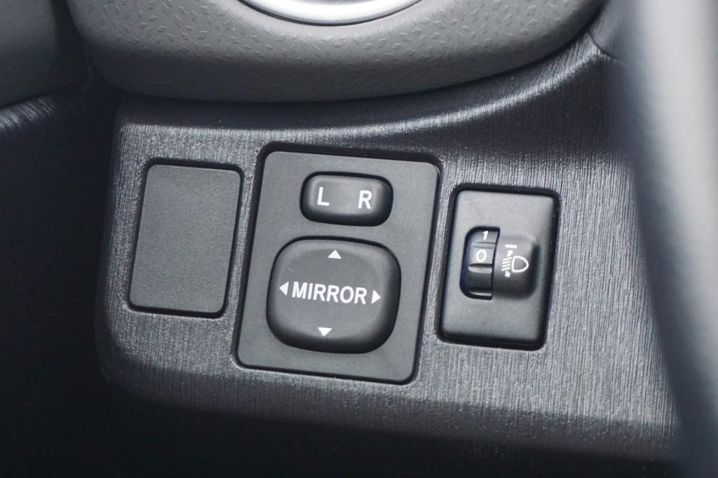 Toyota Yaris 1.0 vvt-i aspiration airco / navi / camera / bt / elektr. rame