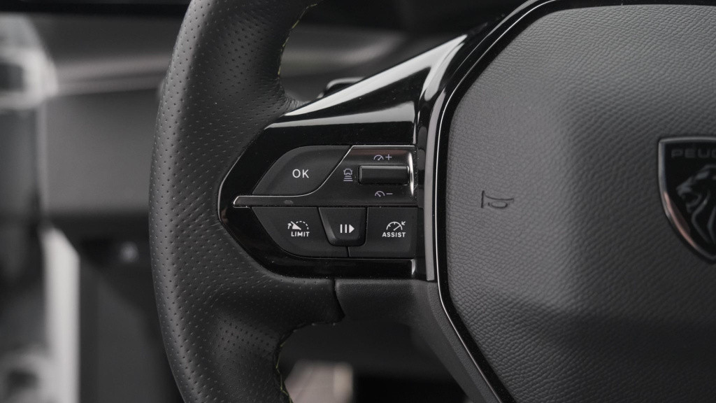 Peugeot 308 puretech 130 gt pack business | camera | dodehoekdetectie | app