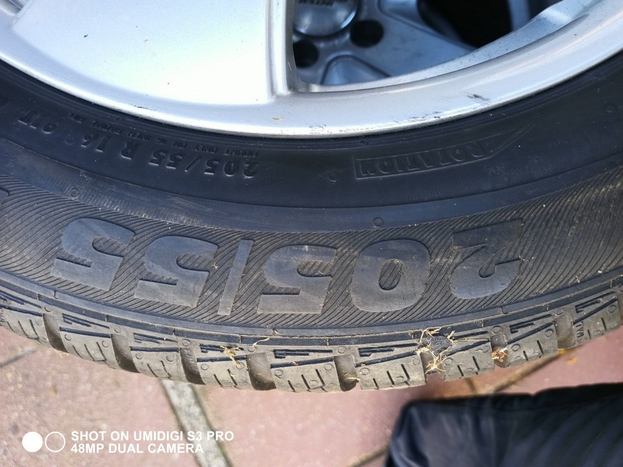 Autobanden met velg