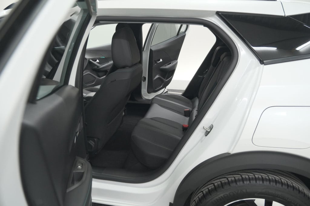 Peugeot 2008 puretech 102 allure pack | allseason banden | parkeersensoren 