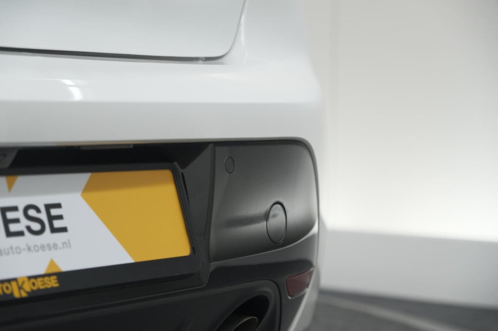 Peugeot 208 puretech 100 allure pack | camera | apple carplay | stoelverwar