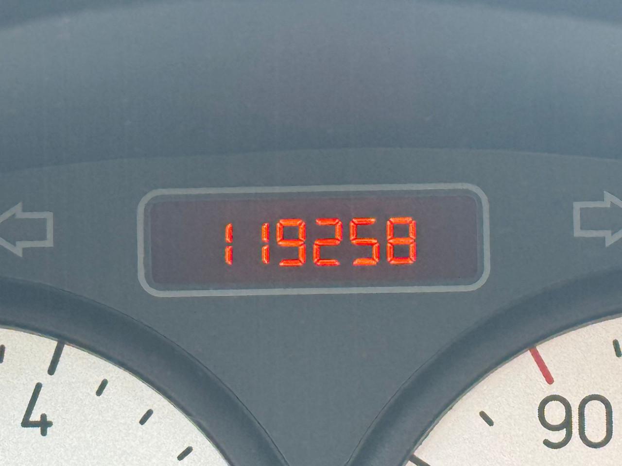 Peugeot 206 bj 2005 1350 euro