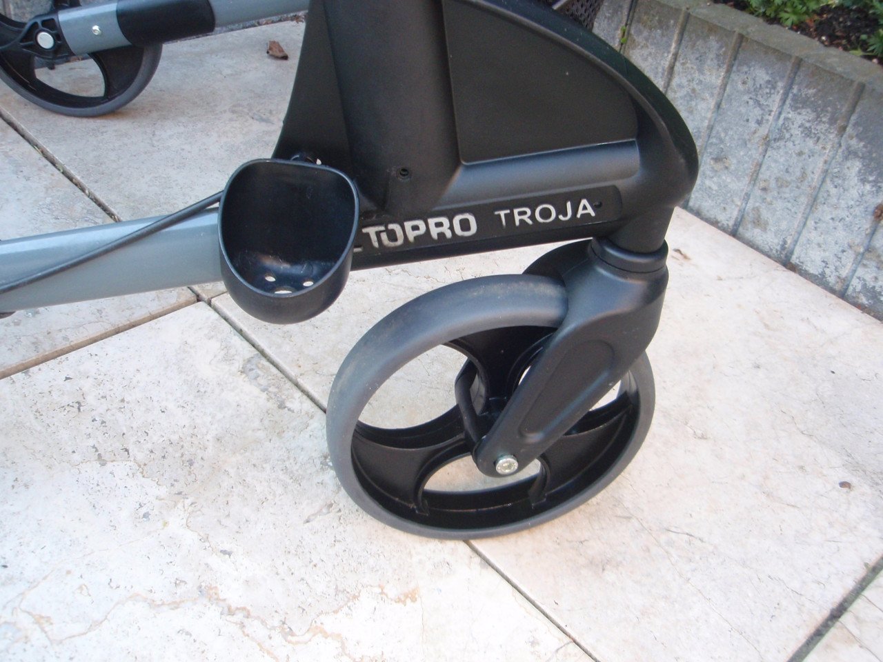 Zgan Topro Troja  lichtgewicht rollator met zitje tas en  stokhouder