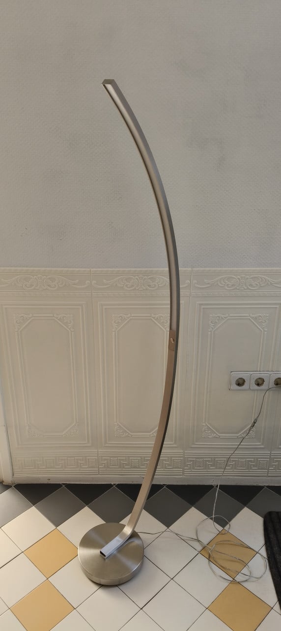 LED vloerlamp met dimmer, gebruikt, goede staat!