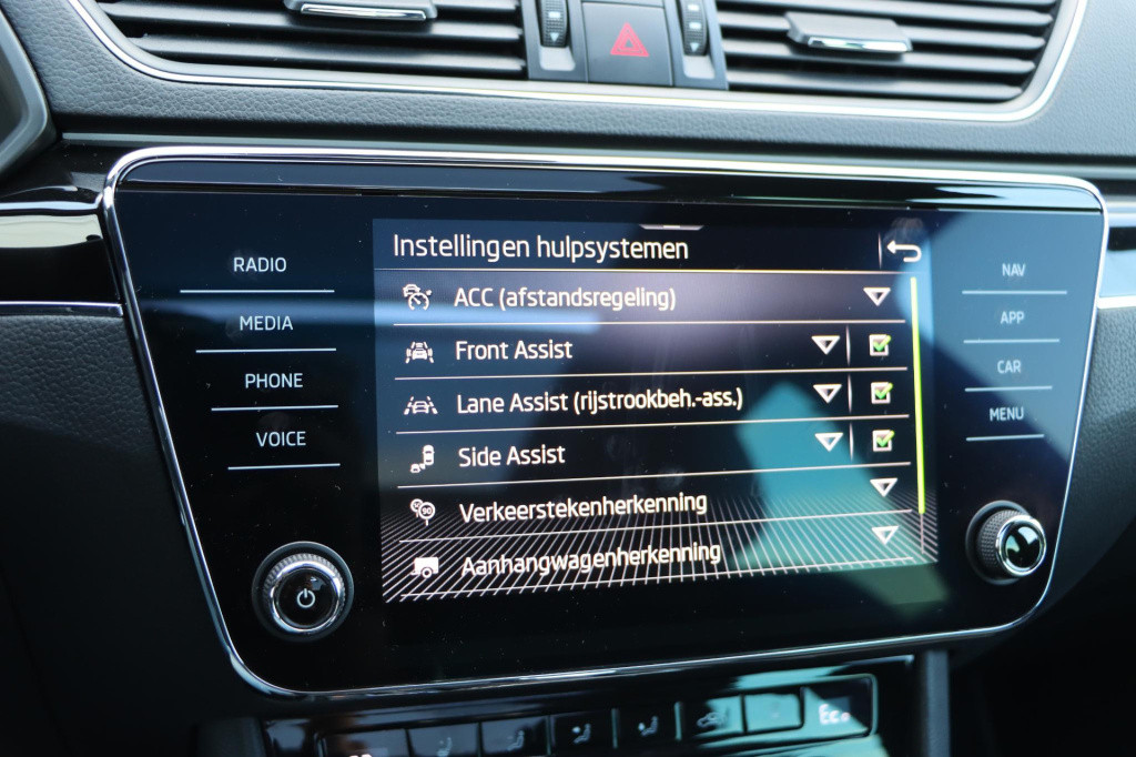 Skoda Superb combi 1.4 tsi iv laurin & klement 218pk dsg6