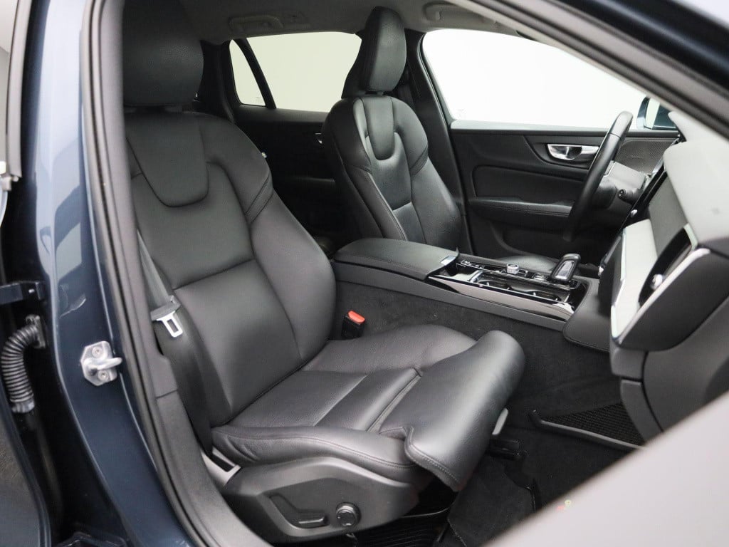 Volvo V60 2.0 t6 recharge awd inscription | automaat | lmv | trekhaak | led