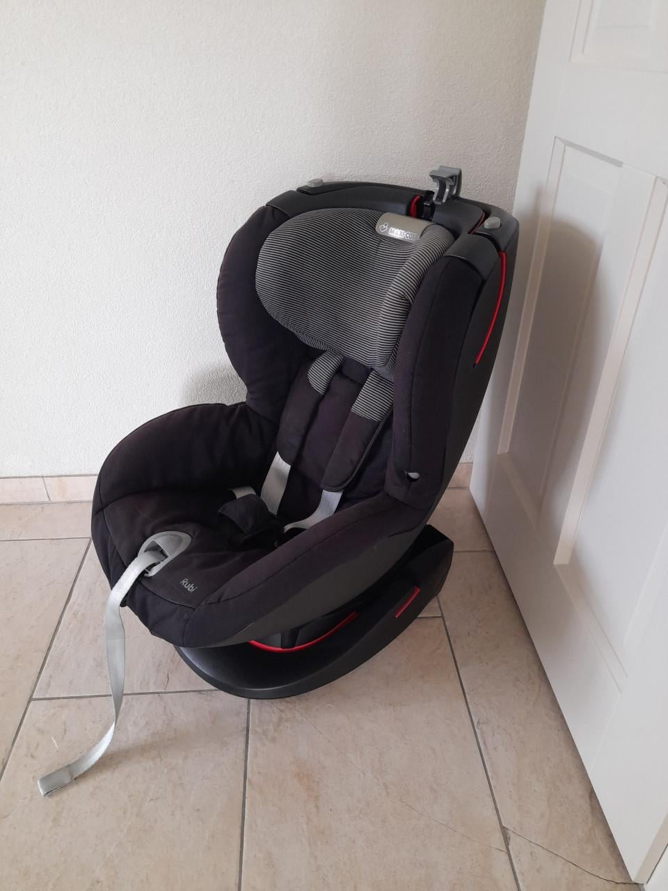 Maxi cosi autostoel 9 /18 kg (in goede schone staat )