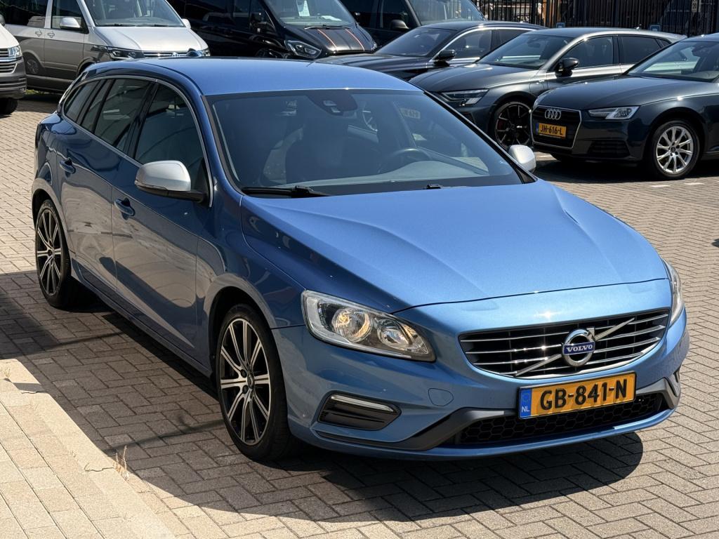 Volvo V60 1.6 t3 r-design | afn trekhaak | cruise | parkeersensoren | bluet