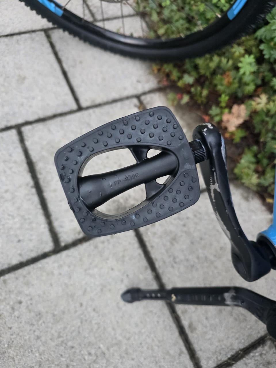 CUBE | 240 DISC | 24 INCH | FRAME 32 CM | NETTE STAAT!