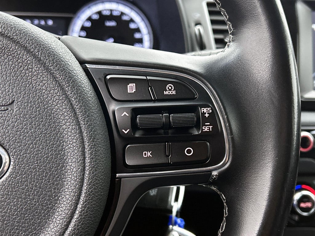 Kia Niro 1.6 gdi hybrid first edition | automaat | parkeer sensoren | half 