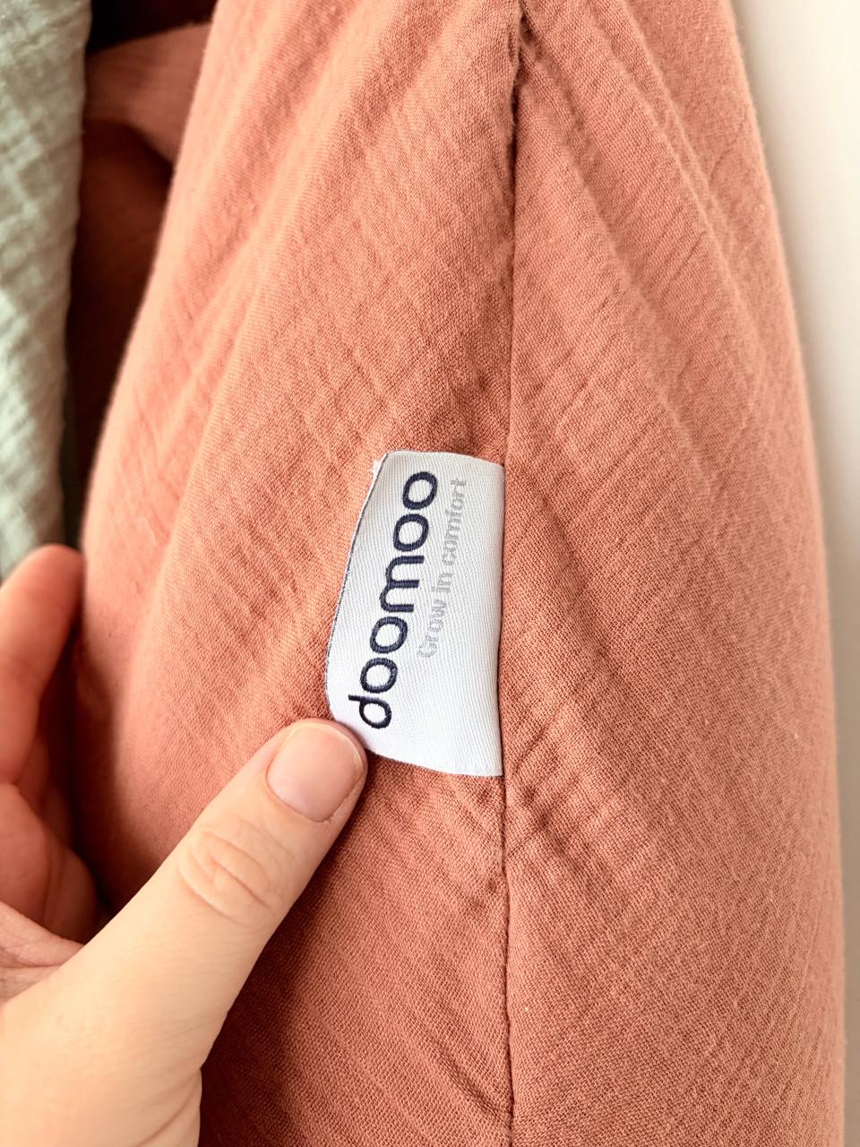 Voedingskussen van Doomoo met extra hoes