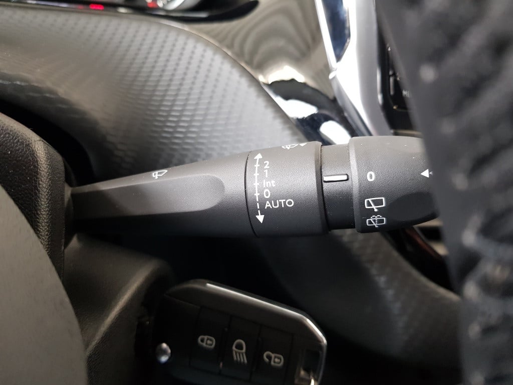 Peugeot 208 signature 1.2