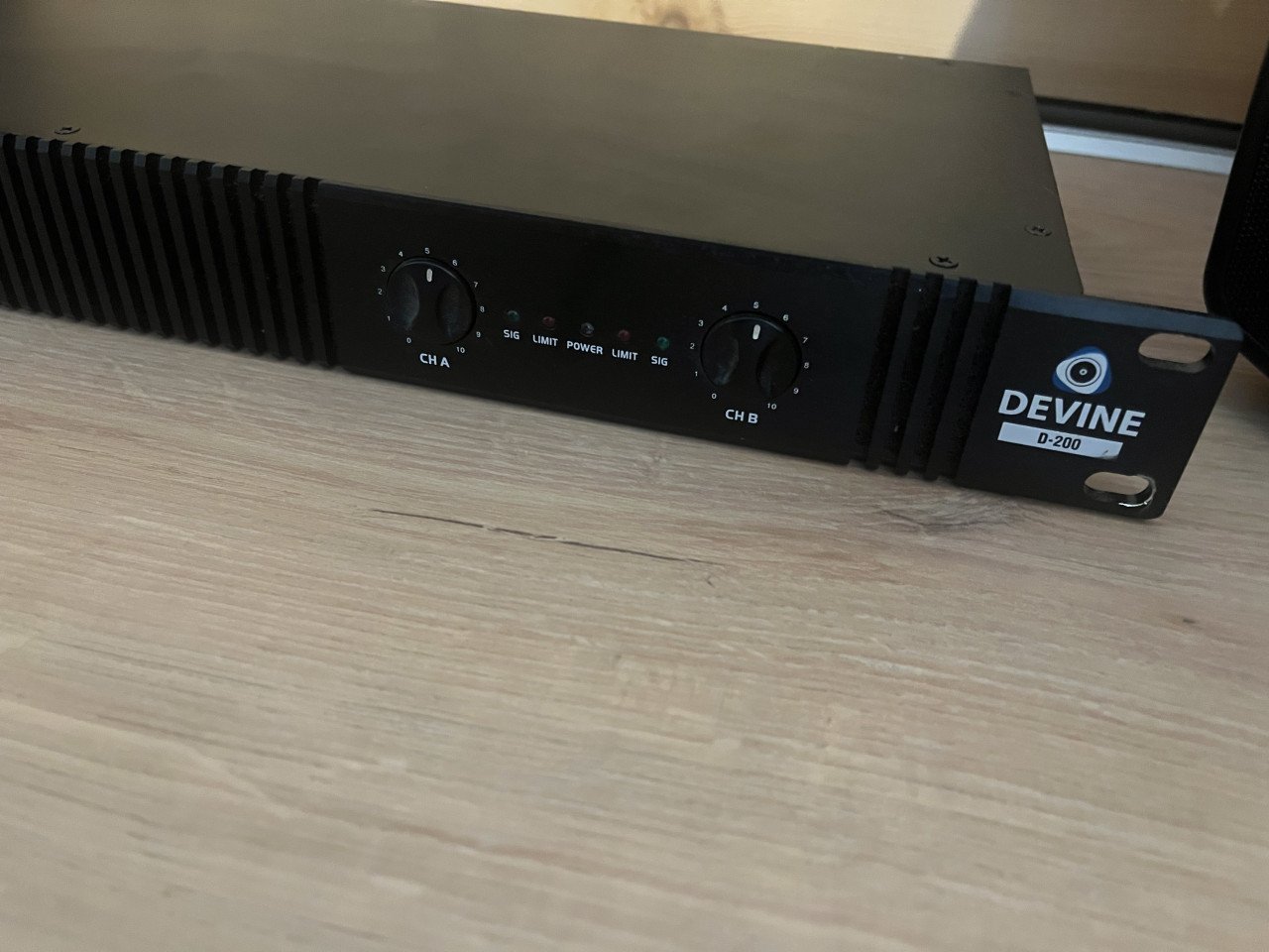 Geluidsset; 2 speakers, versterker en kabels
