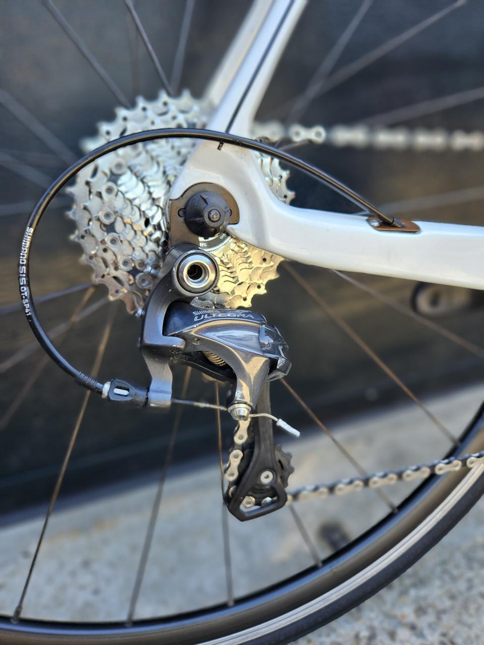 Huissoon carbon racefiets met Ultegra 11-speed.