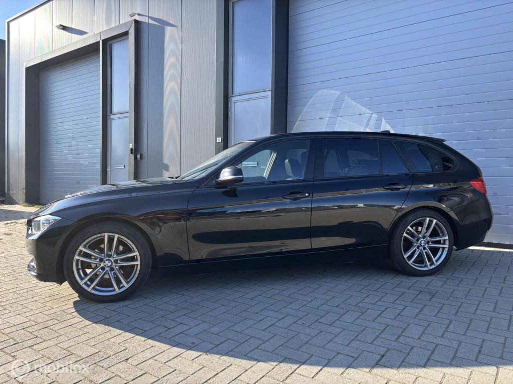 BMW 3-serie touring 316i executive sport apple carplay