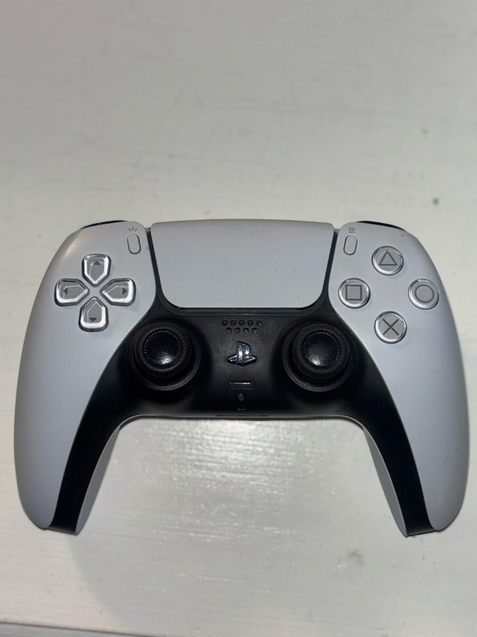 Playstation 5 (1TB) + beeldscherm + controller