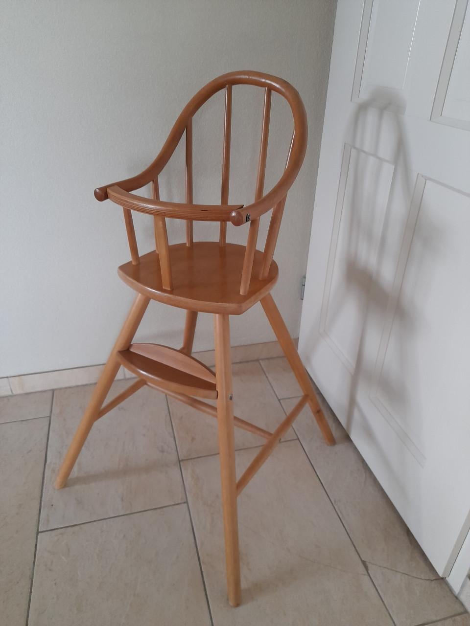 Houten kinderstoel (in goede staat )