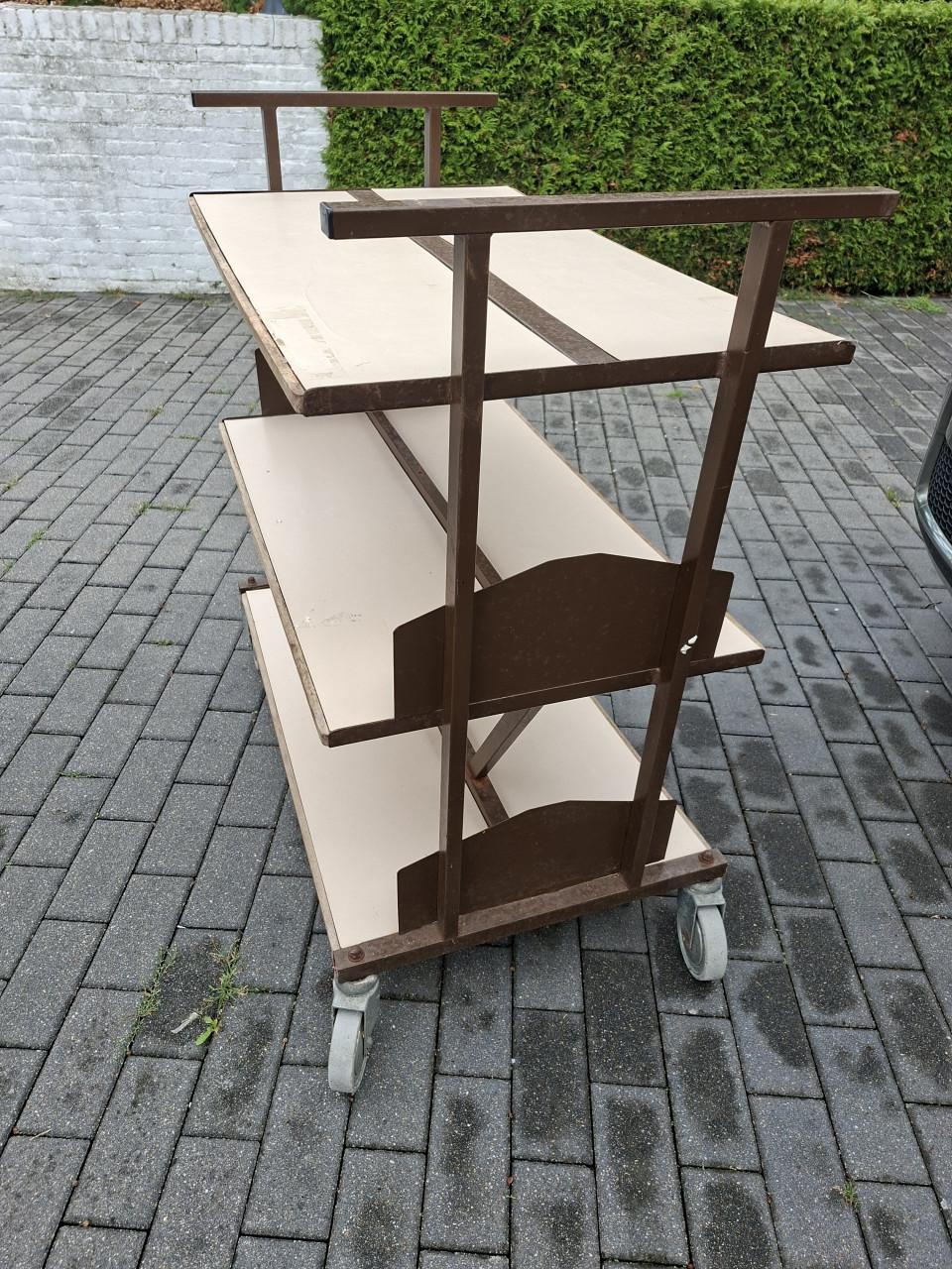 Vintage Postkar / sorteerwagen / display