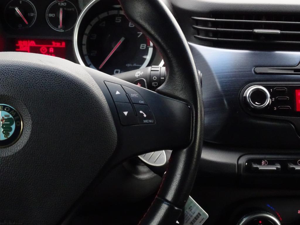 Alfa Romeo Giulietta 1.4 t distinctive 170pk automaat | bluetooth