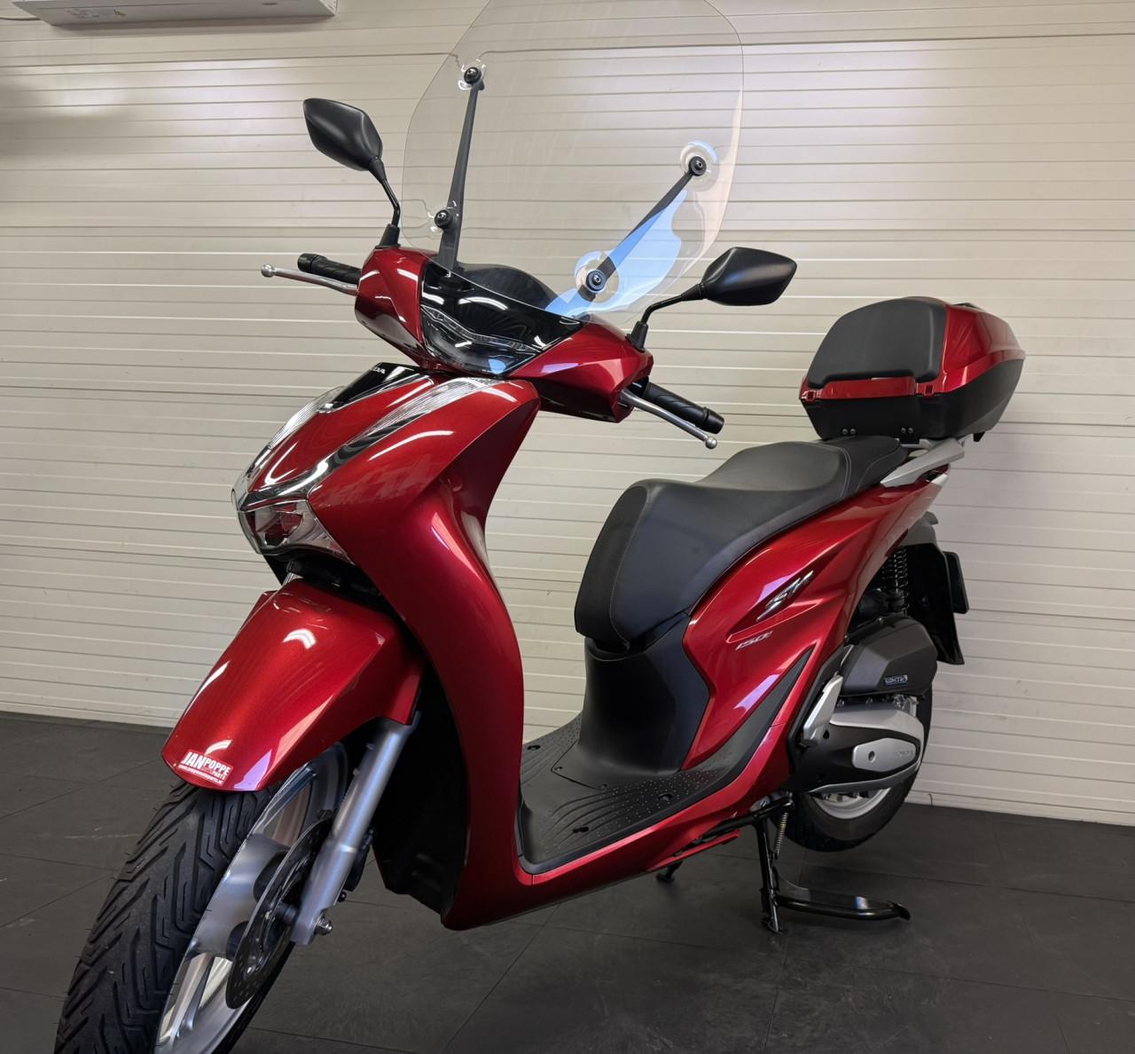 Gave en jonge Honda SH150i slechts 5600km!