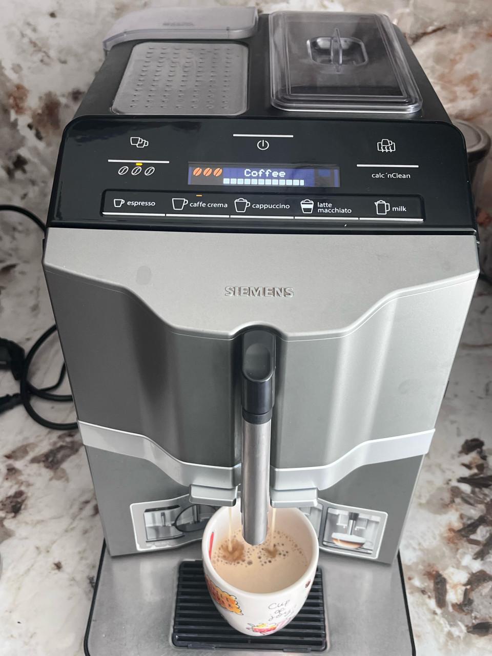 Siemens EQ.3 s300 volautomatische bonen koffiemachine