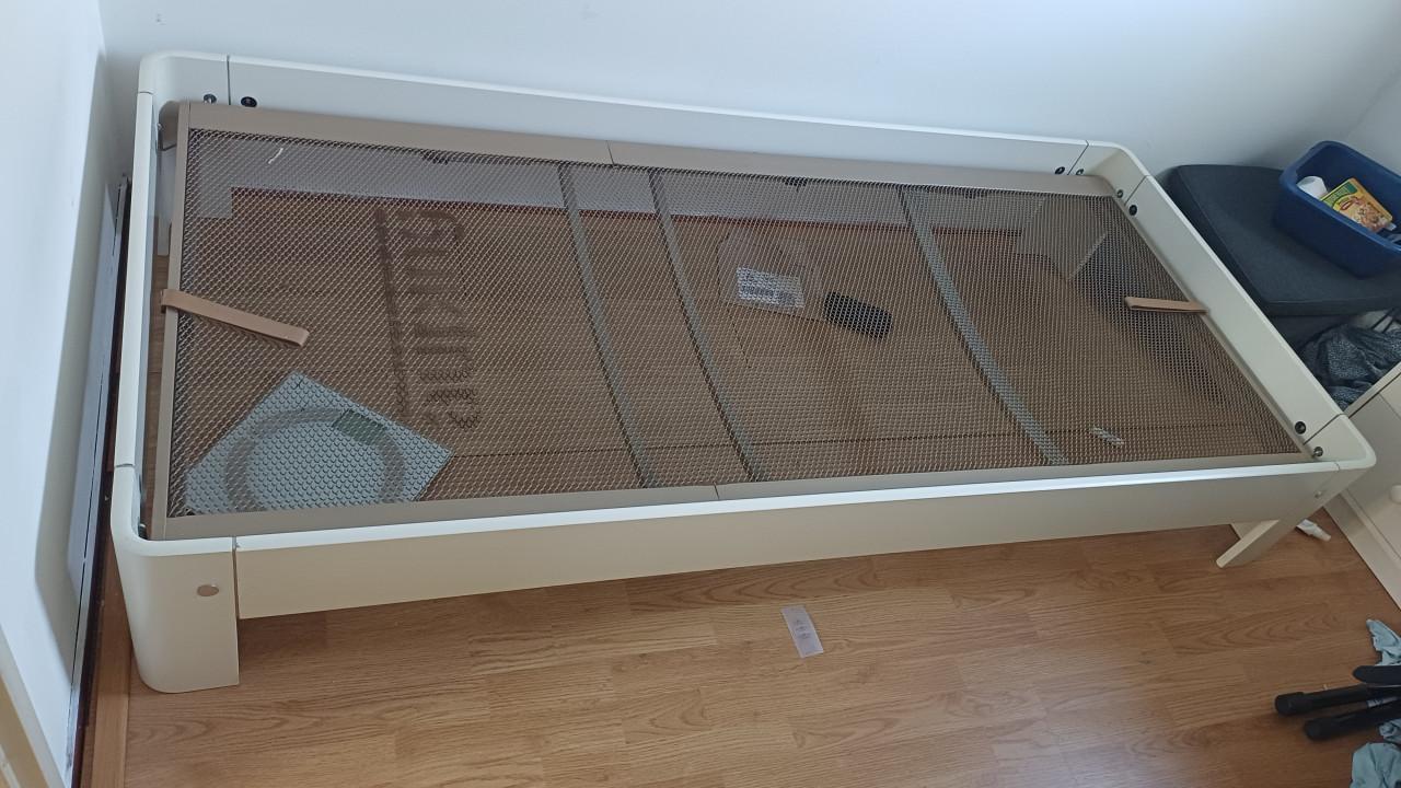 Gratis af te halen bed 2.00 bij 0.90