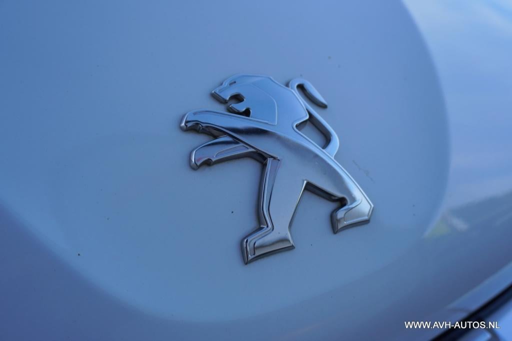 Peugeot 208 1.2 puretech blue lion